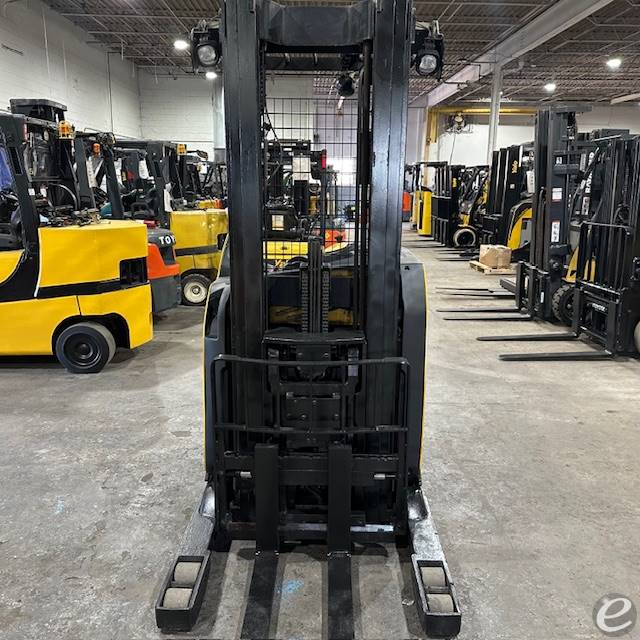 2018 Yale NR045EB