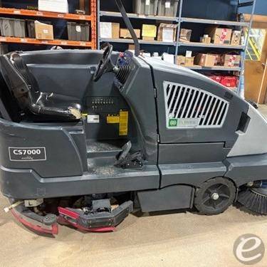 2013 Nilfisk Advance CS7000