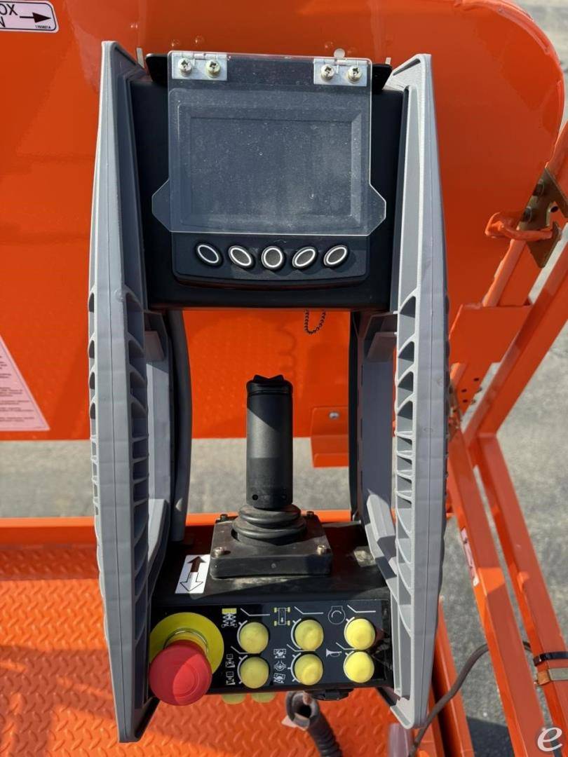 2025 JLG RT3369