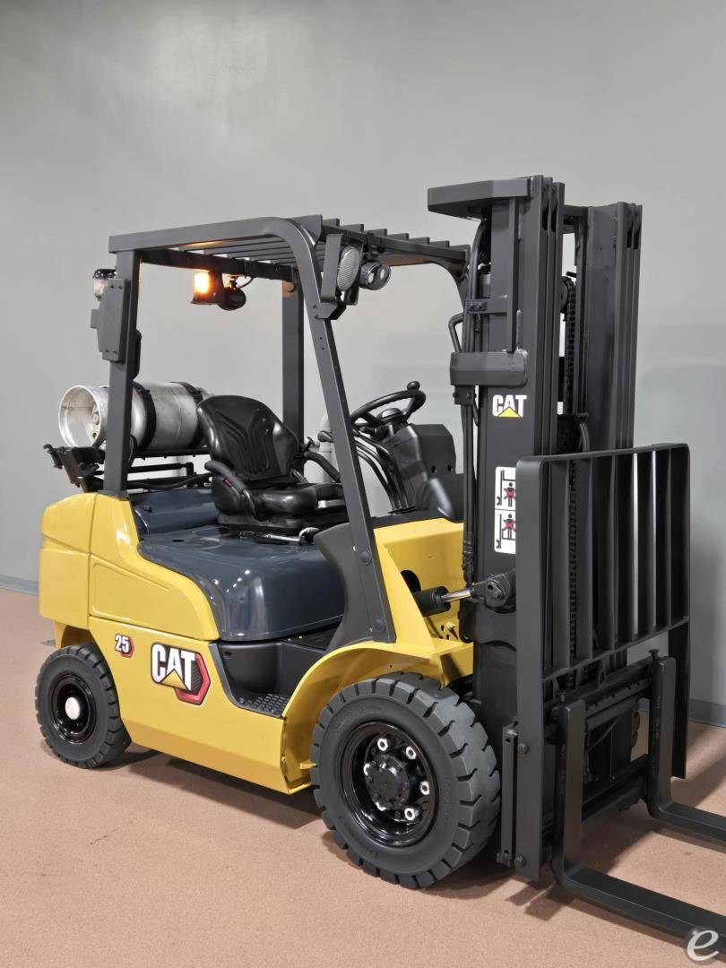 2020 Mitsubishi FG25N
