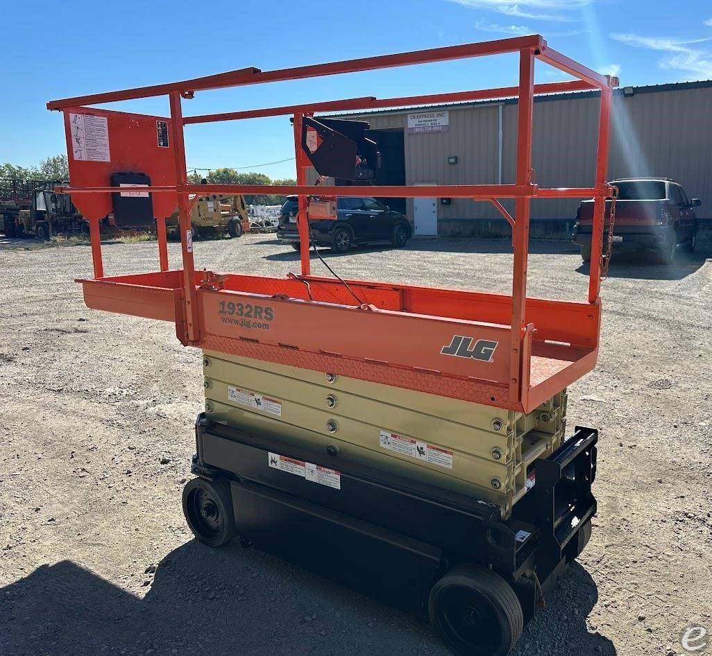 2019 JLG 1932R