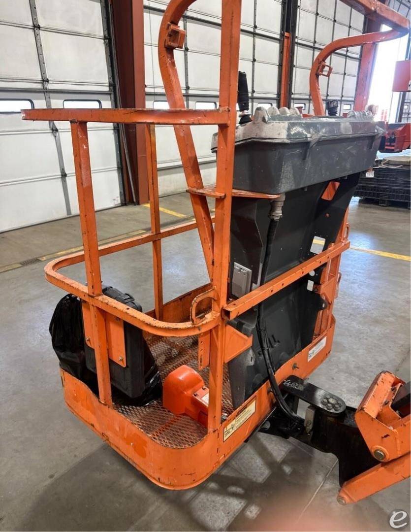 2015 JLG E400AJPN
