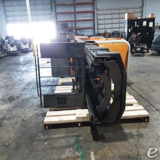 2016 Crown SP4030-30 Electric Order Picker - 123Forklift