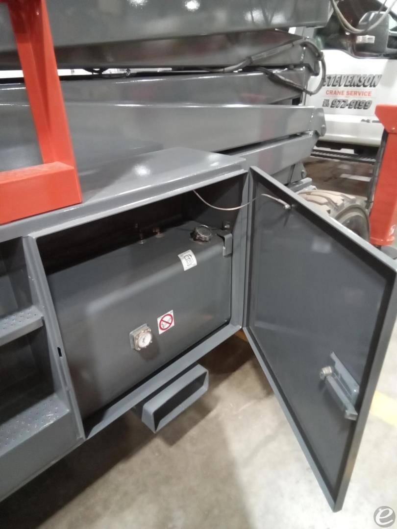 2017 Skyjack SJ9250RT