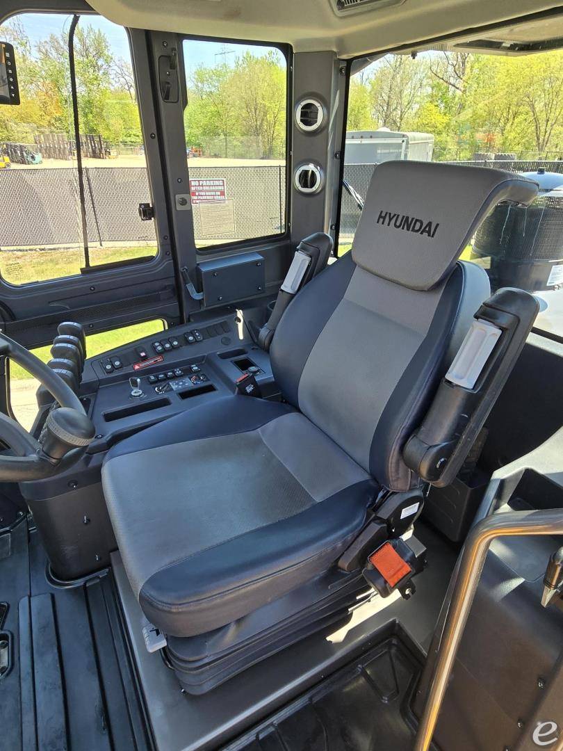 2024 Hyundai 160D-9