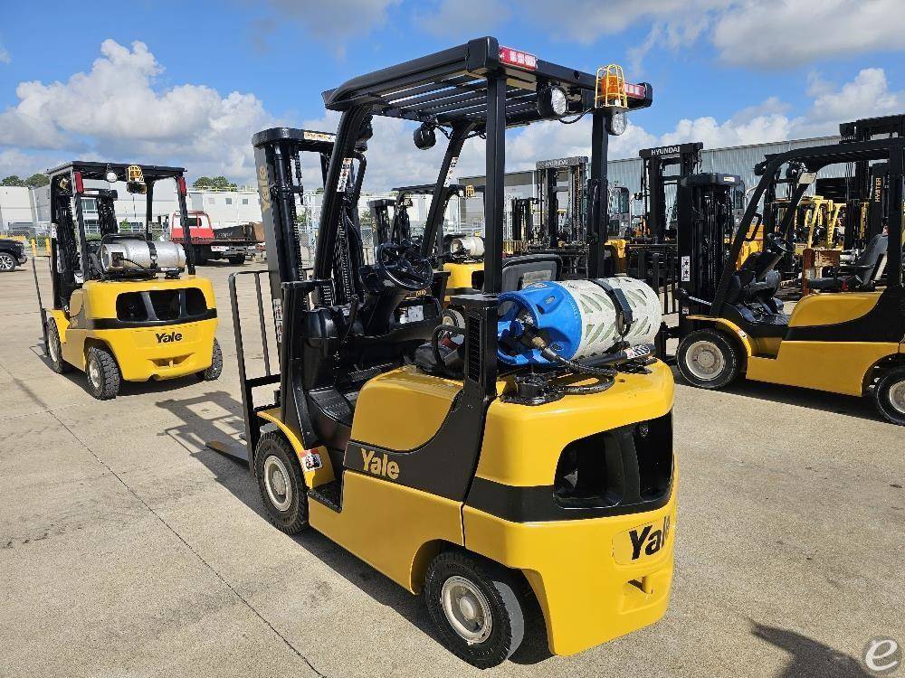 2021 Yale GLP040SVX