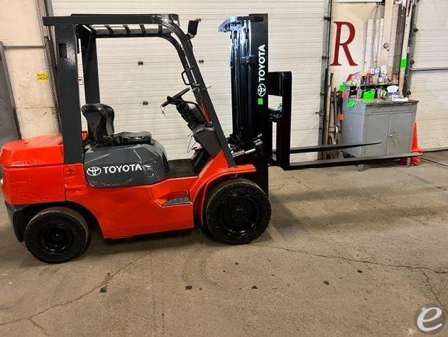 2003 Toyota 7FDU30 Diesel Forklift