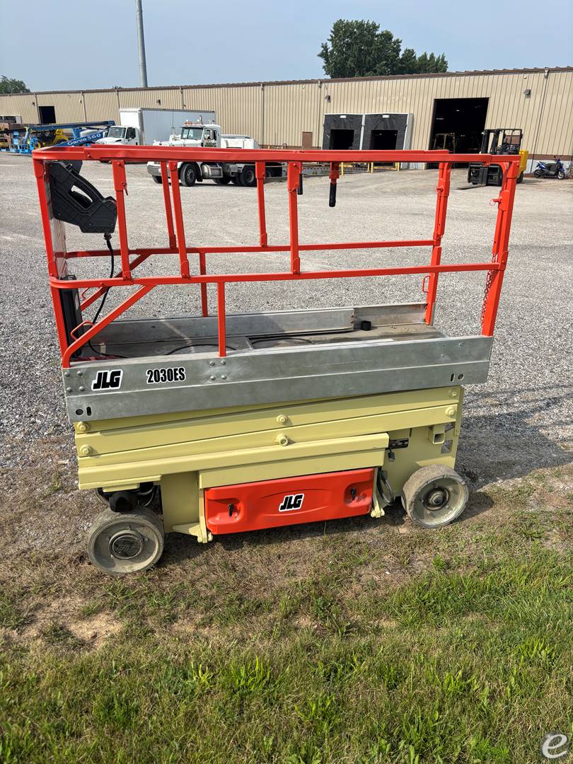 2005 JLG 2030ES