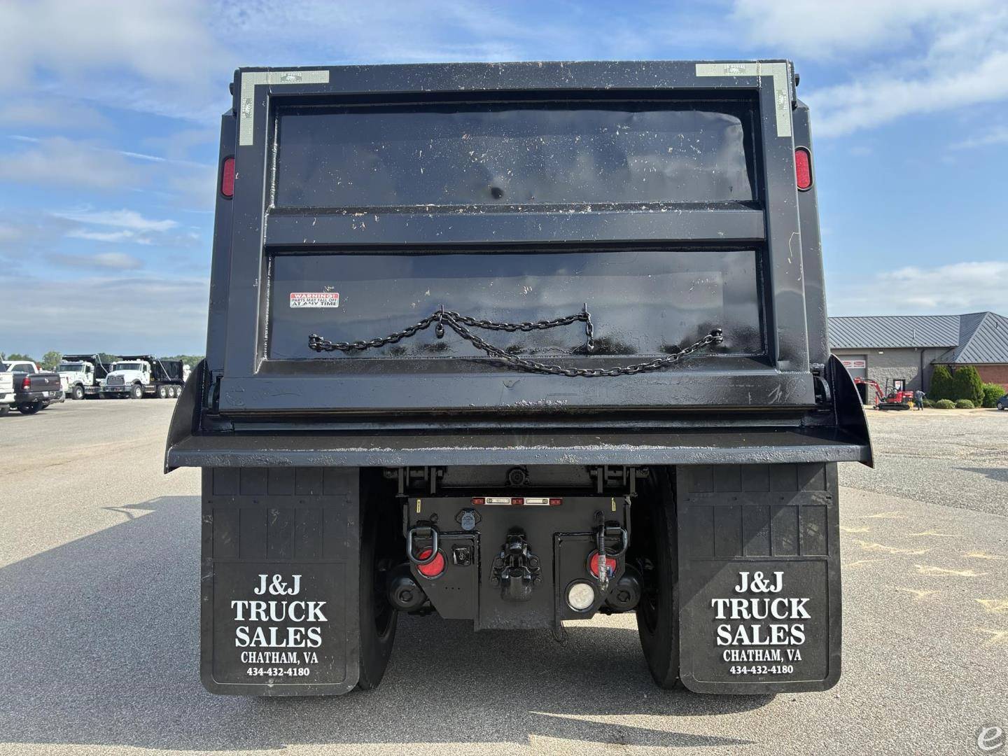 2023 Peterbilt 548