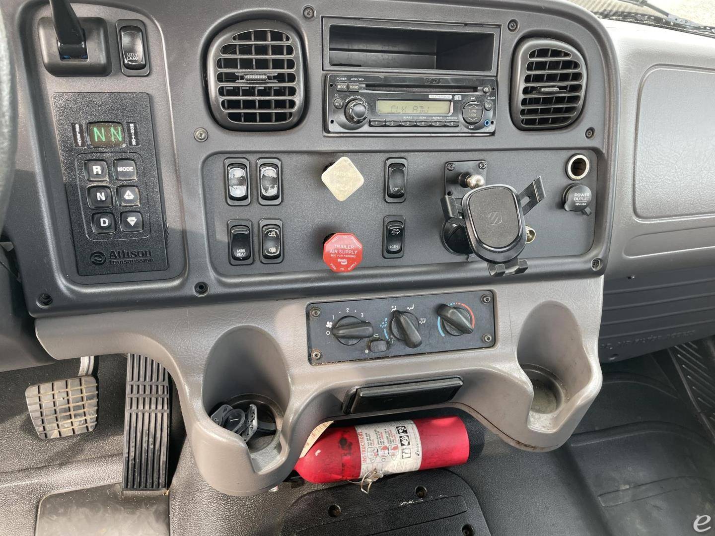 2014 Freightliner BUSINESS CLASS M2 106