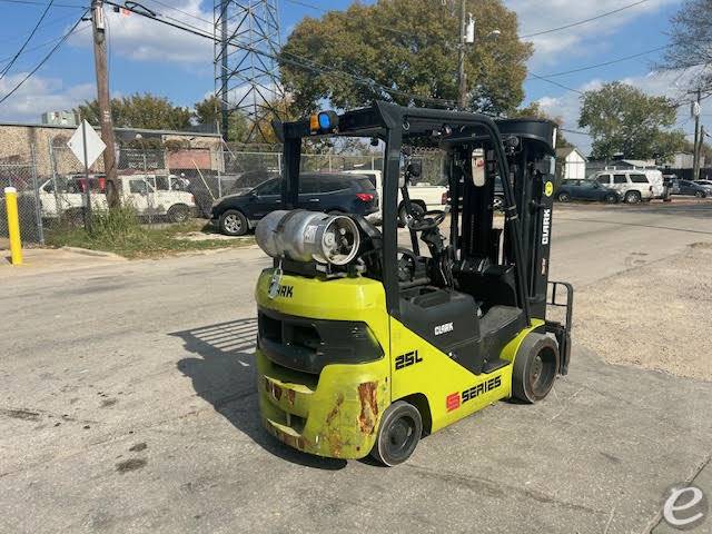 2021 Clark S25CL