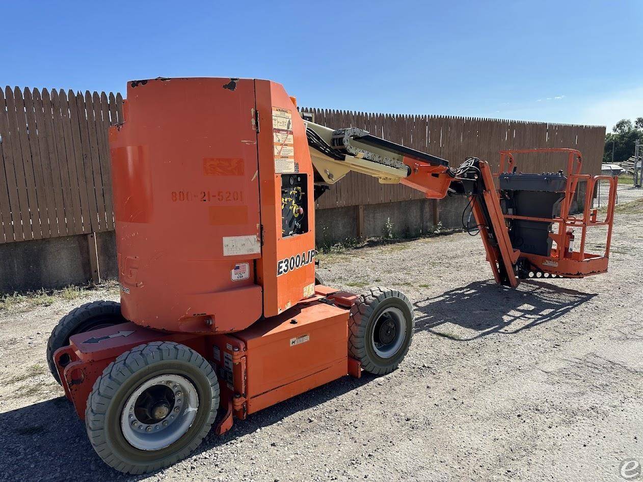 2018 JLG E300AJP