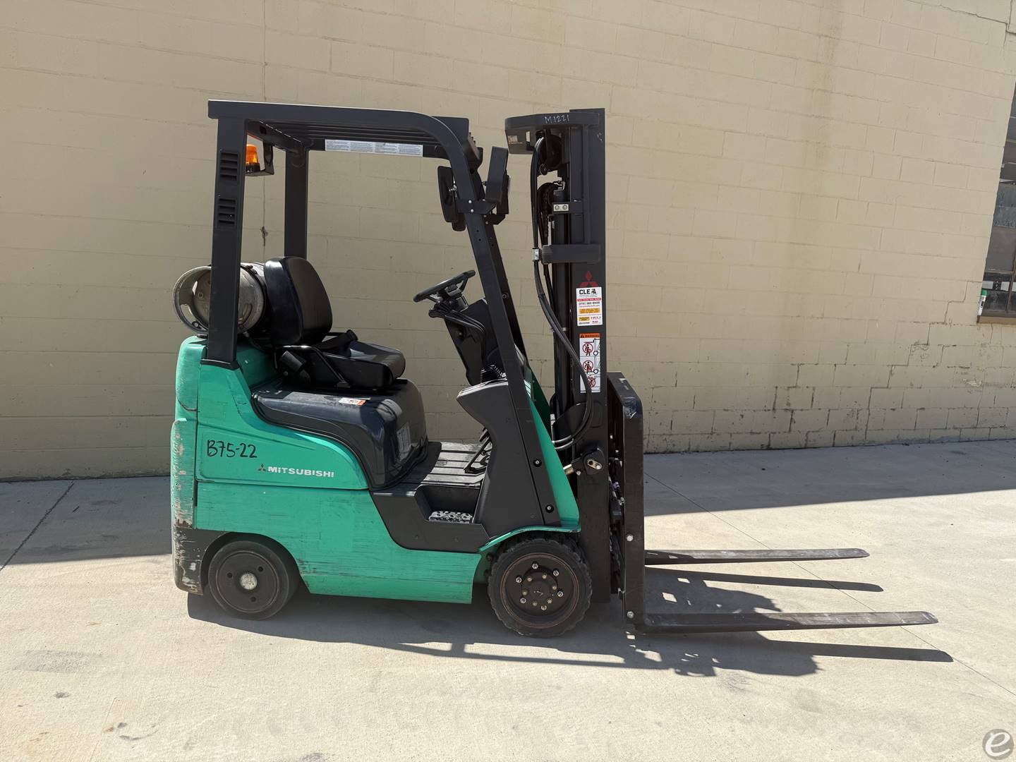 2017 Mitsubishi FGC15N