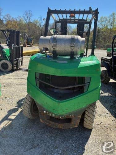 2015 Mitsubishi FG50