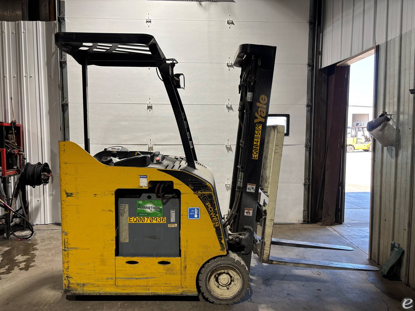 2017 Yale ESC040AD