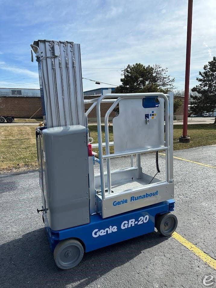 2015 Genie GR20 Electric Scissor Lift - 123Forklift