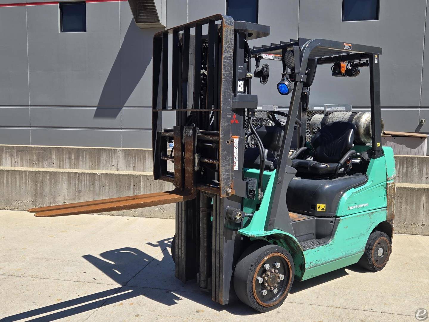 2020 Mitsubishi FGC20N