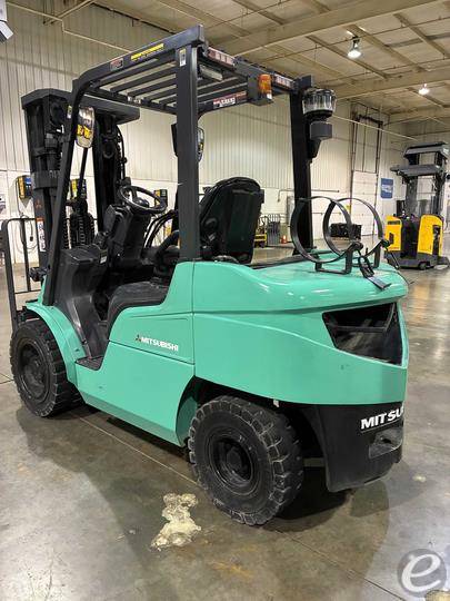 2020 Mitsubishi FG30N