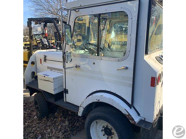 United Tractor GR32-300