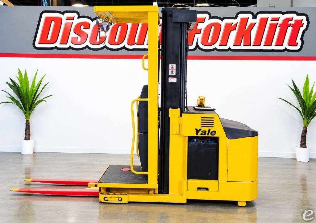 2003 Yale OS030ECN24TE089