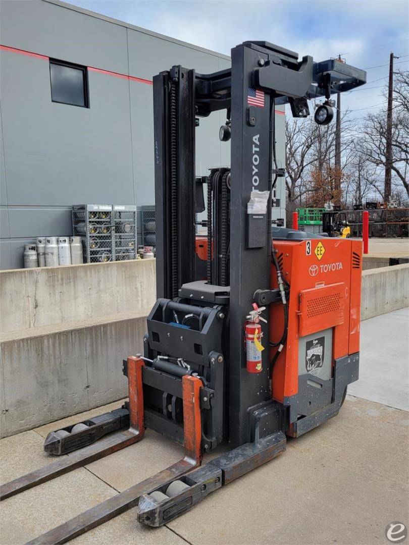 2019 Toyota 9BDRU15 Electric Reach Truck - 123Forklift