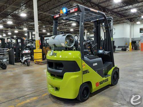 2019 Clark S25CL