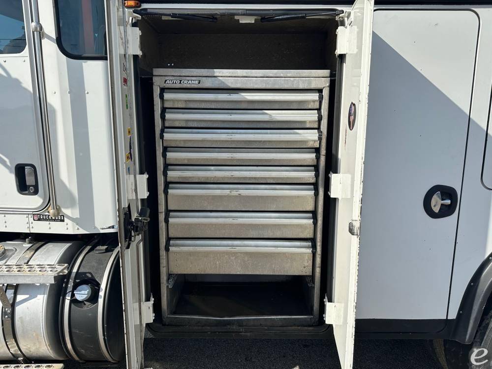 2017 Kenworth T270