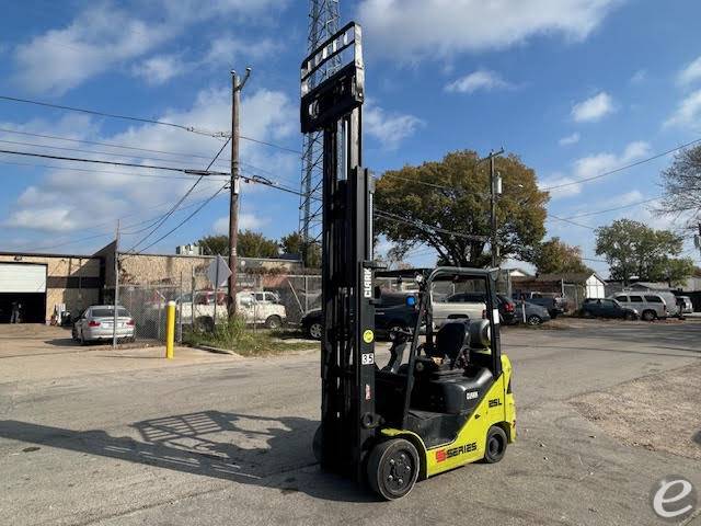 2021 Clark S25CL