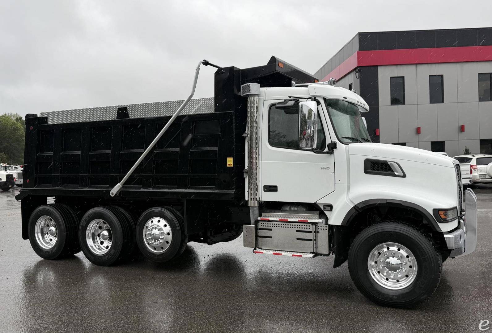 2022 Volvo VHD84F200