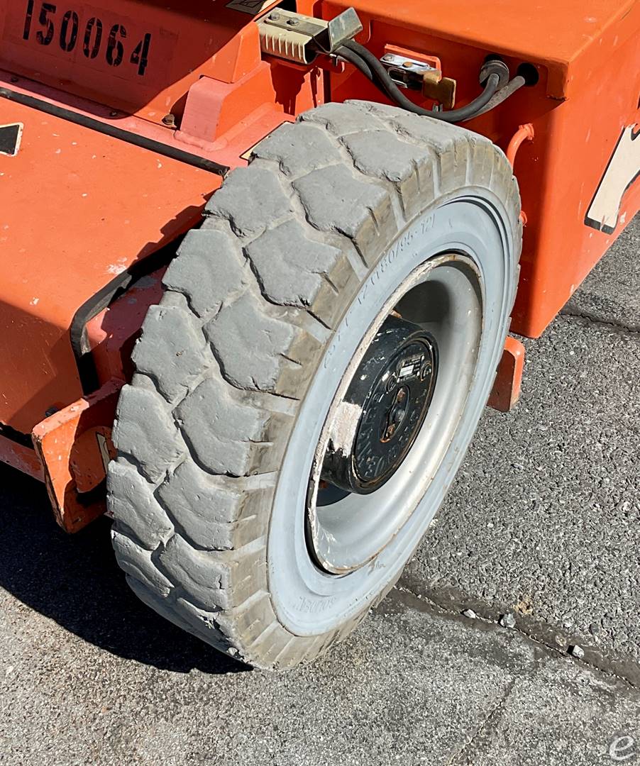 2015 JLG E300AJP