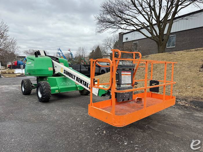 2015 JLG 400S