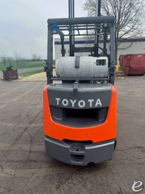 2010 Toyota 8FGCU30 LP Gas Forklift...