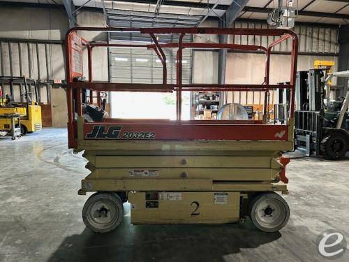 2001 JLG 2032E2