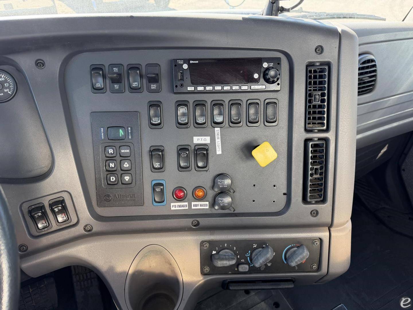 2016 Freightliner 114SD