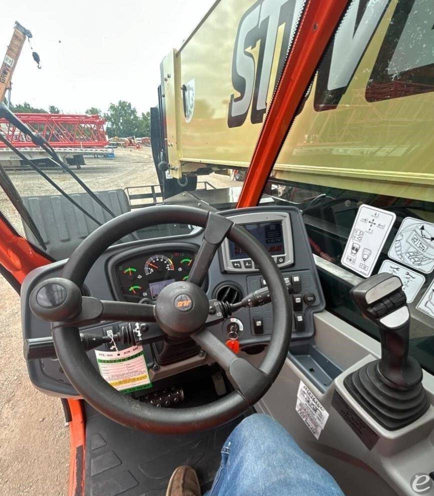 2022 JLG 1255