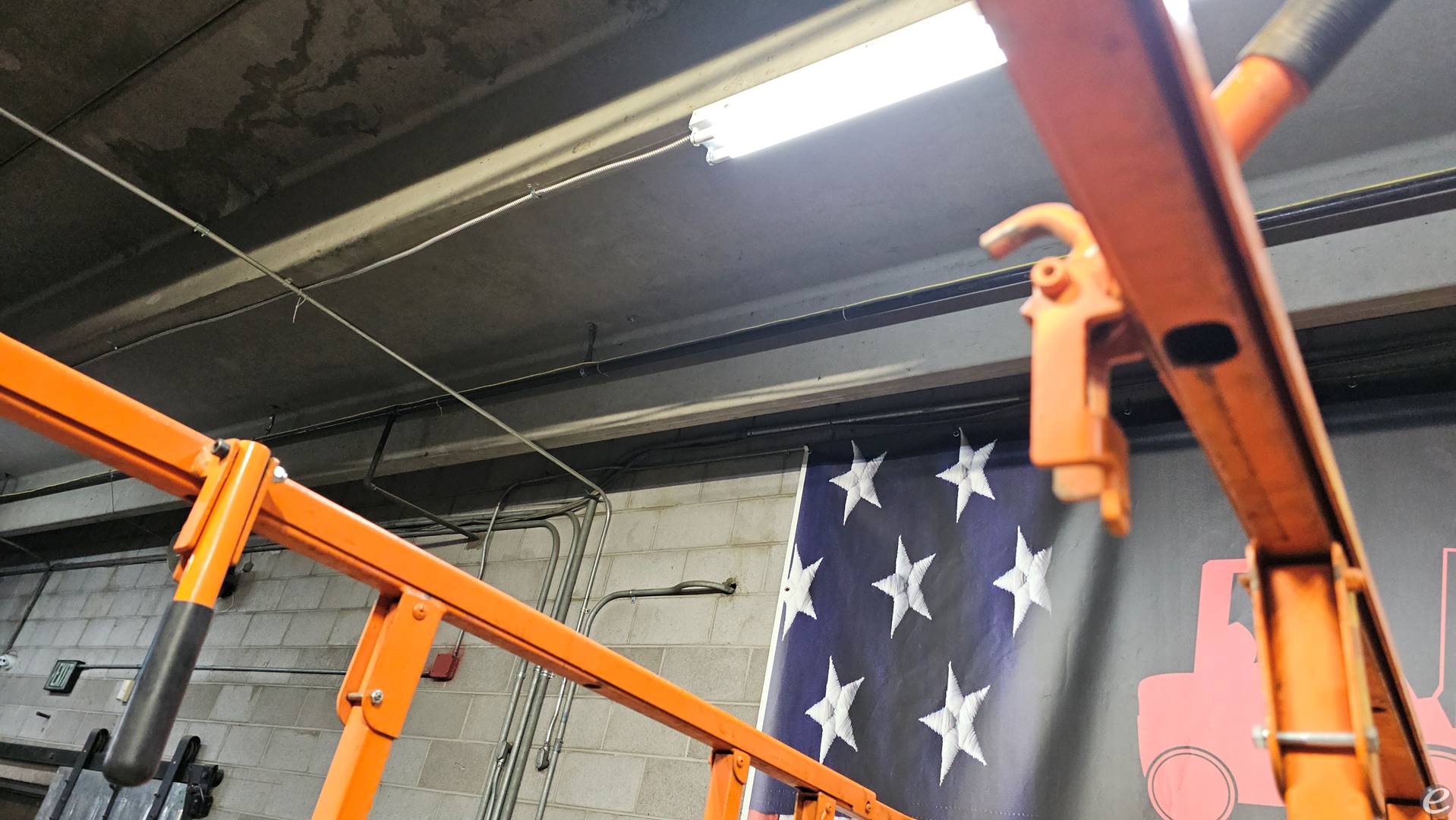 2005 JLG 2630ES