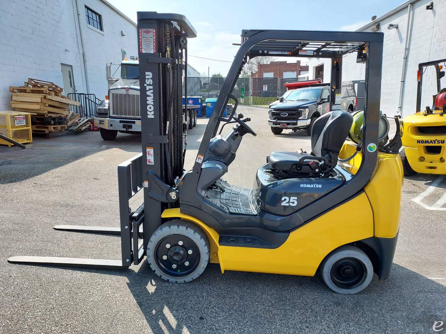 2023 Komatsu FG25ST-16  LP Gas Fork...