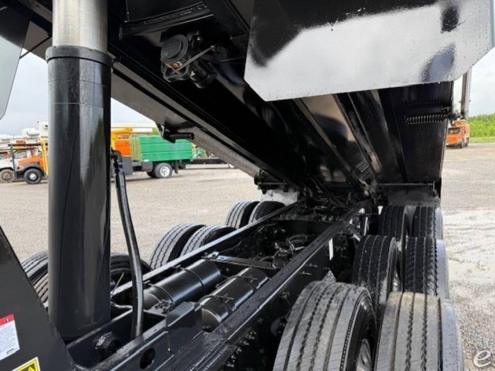 2025 Kenworth T880S
