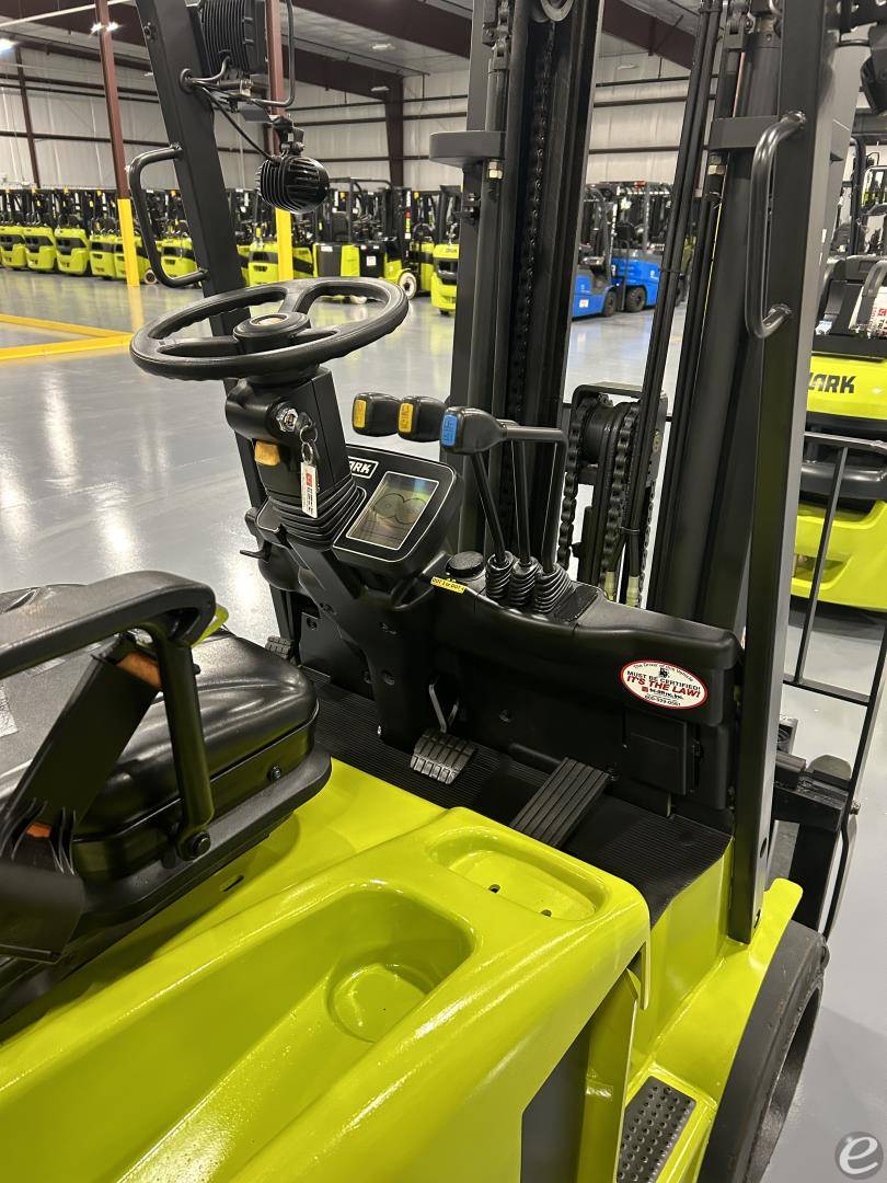 2018 Clark ECX32