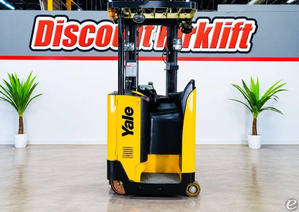 2019 Yale NR045EB