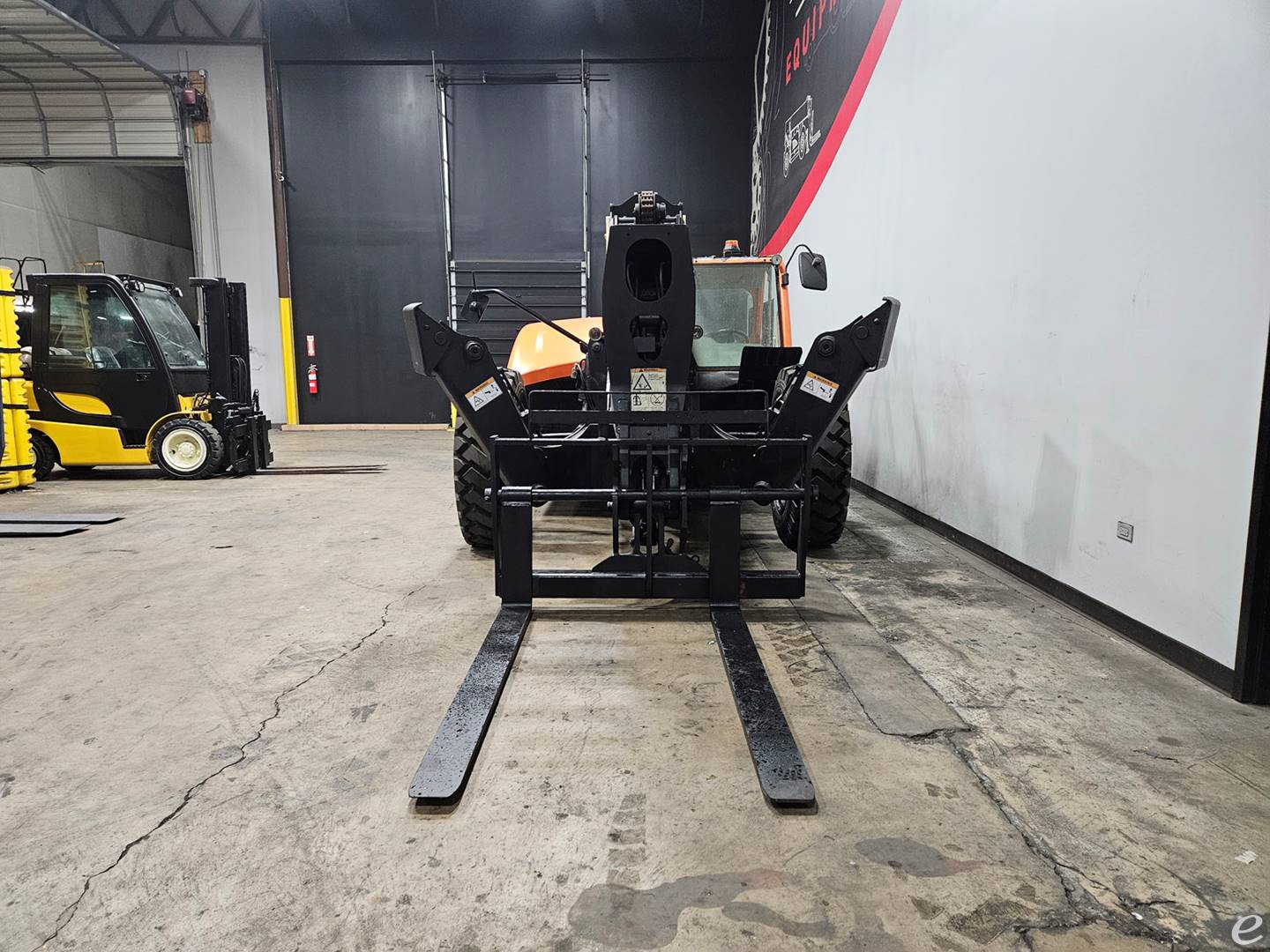 2018 JLG 1255