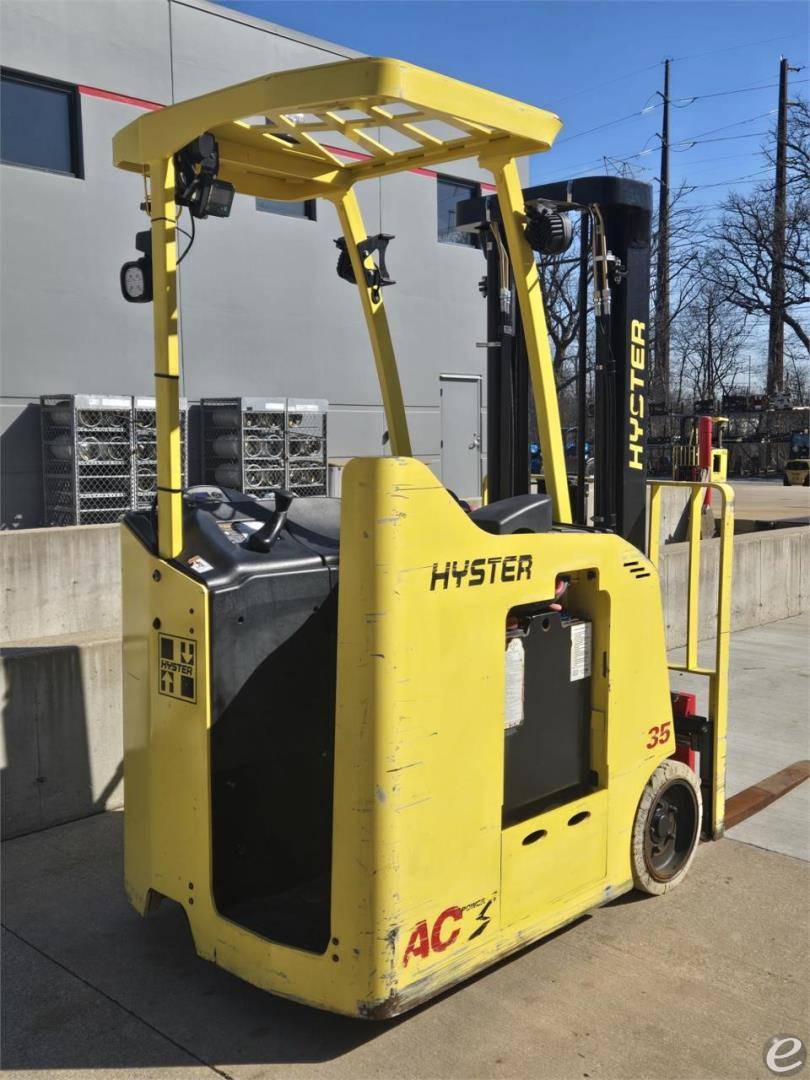 2017 Hyster E35HSD3 Electric Forklift - 123Forklift