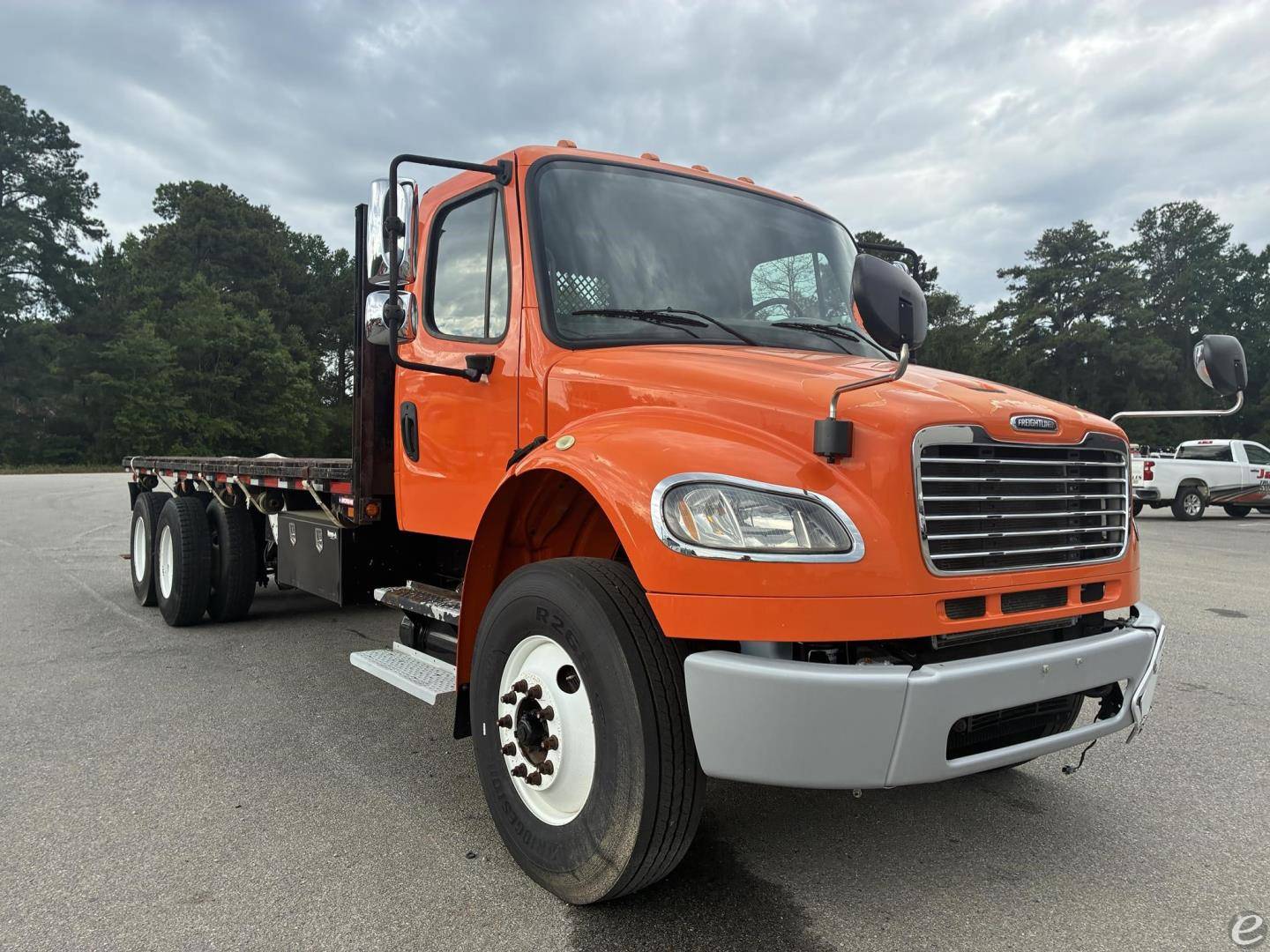 2017 Freightliner BUSINESS CLASS M2 106