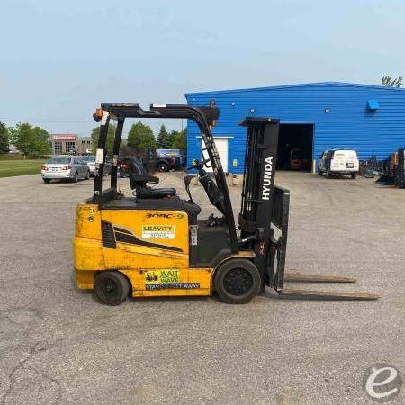 2019 Hyundai 30BC-9