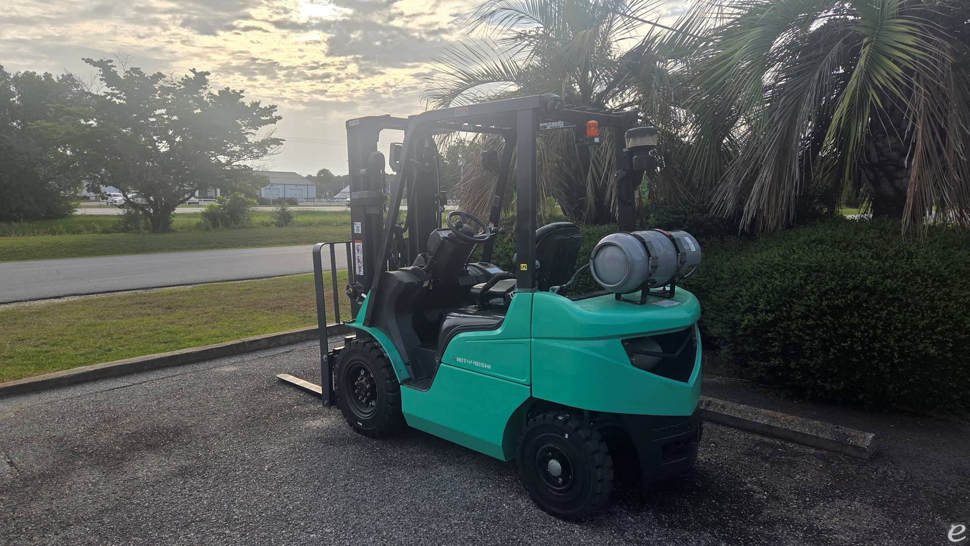 2022 Mitsubishi FG20N