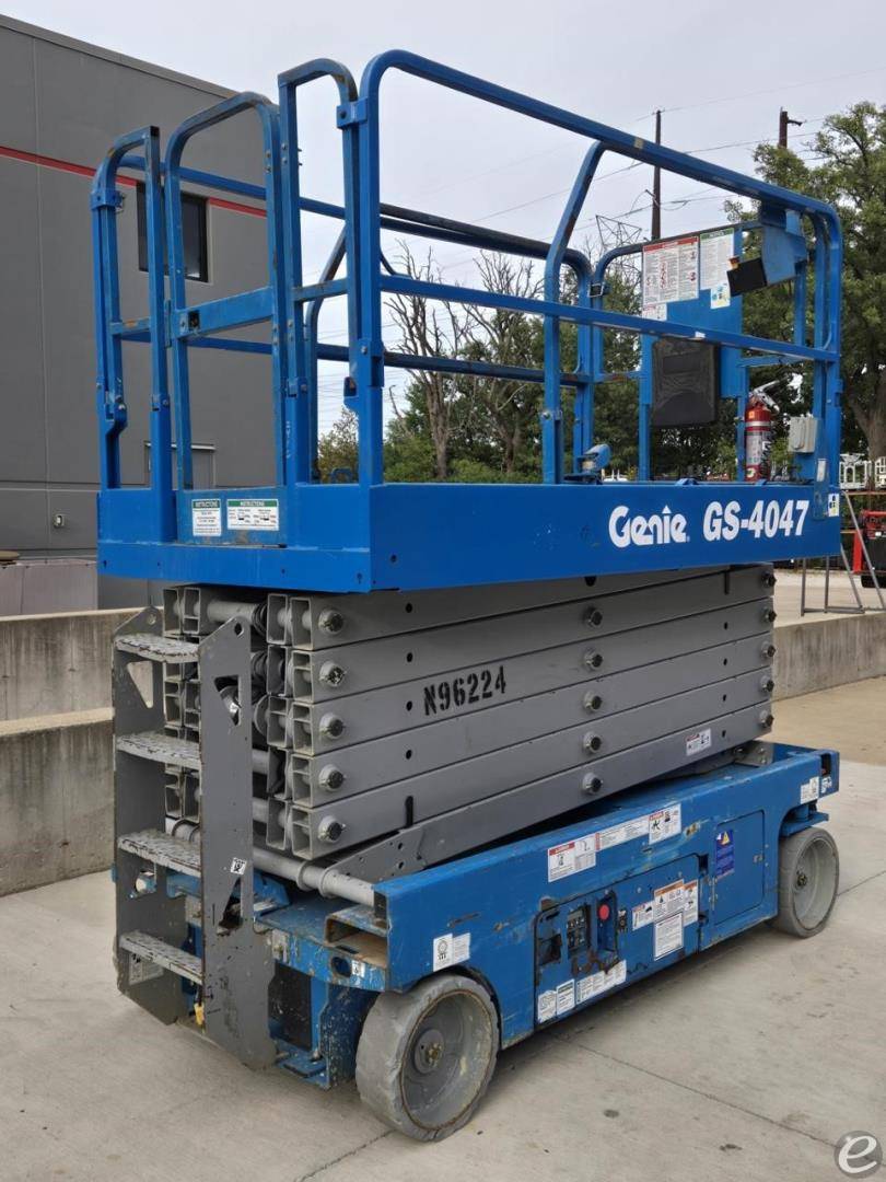 2016 Genie GS4047 Electric Scissor Lift - 123Forklift