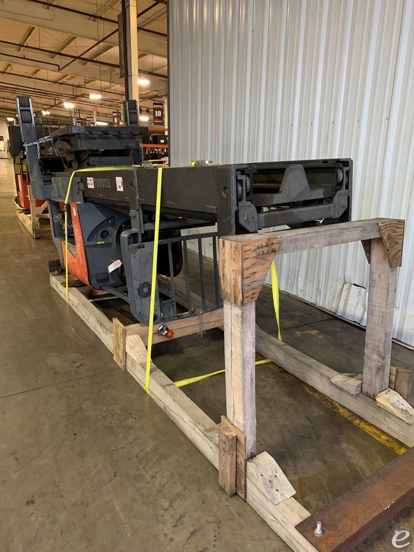 2011 Toyota 8BDRU15 Electric Reach Truck - 123Forklift