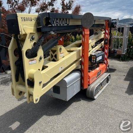 2017 JLG X600AJ