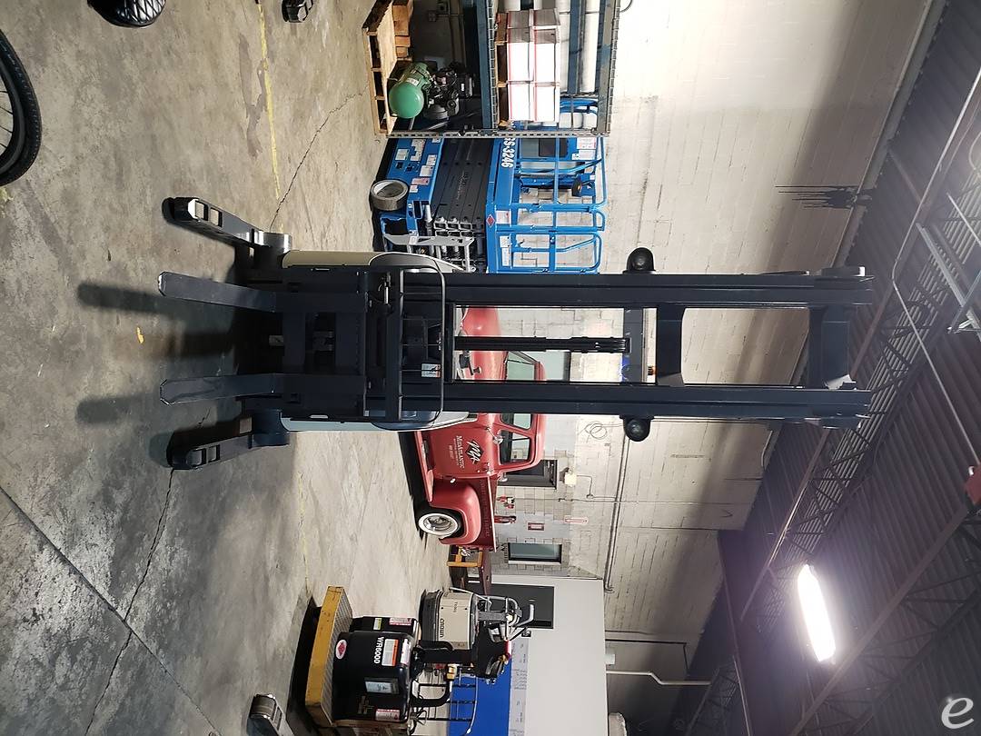 2008 Crown RD5225-30 Electric Reach Truck - 123Forklift