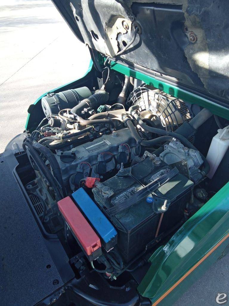 2013 Mitsubishi FG25N